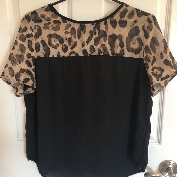 LIGHTWEIGHT BLACK/LEOPARD PRINT TOP 🖤🐆🤎 - Picture 1 of 4